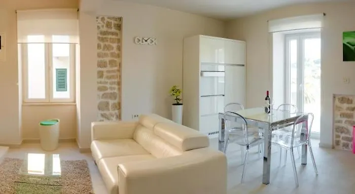 Vila Santino Rab Town